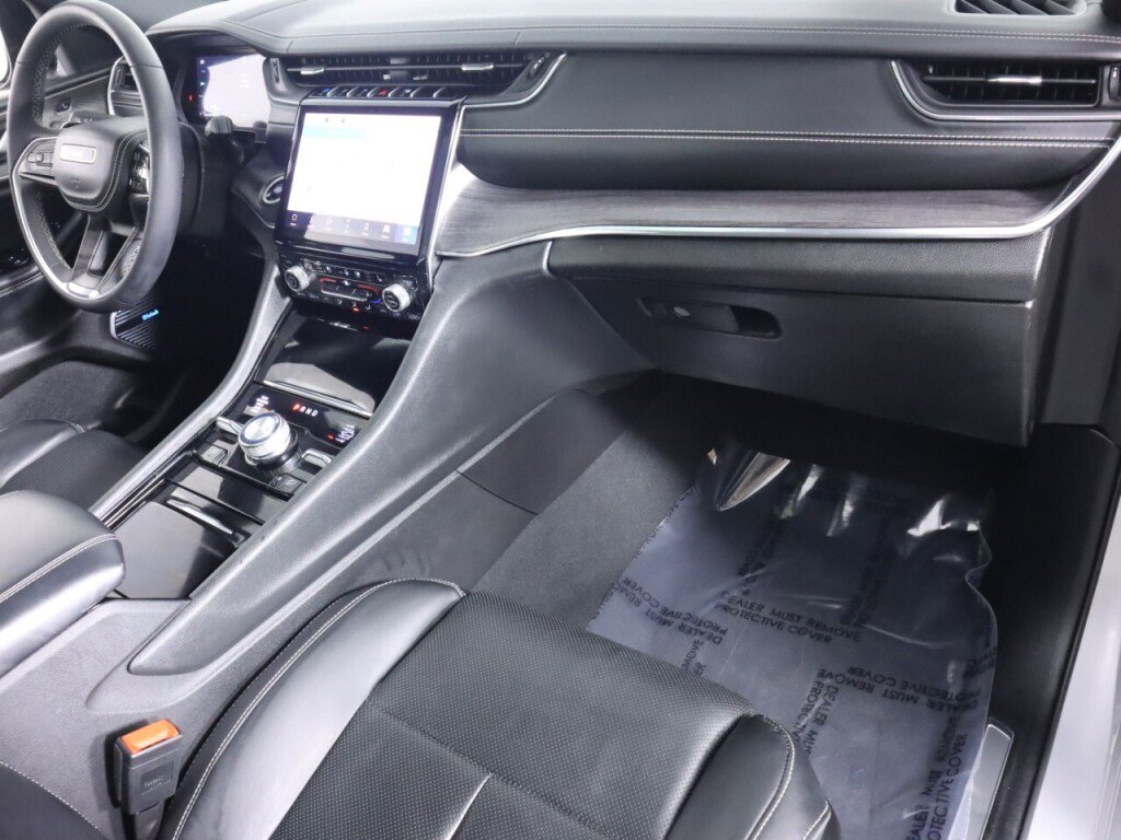Used 2022 Jeep Grand Cherokee Overland w/ Luxury Tech Group IV AWD/4WD image 50