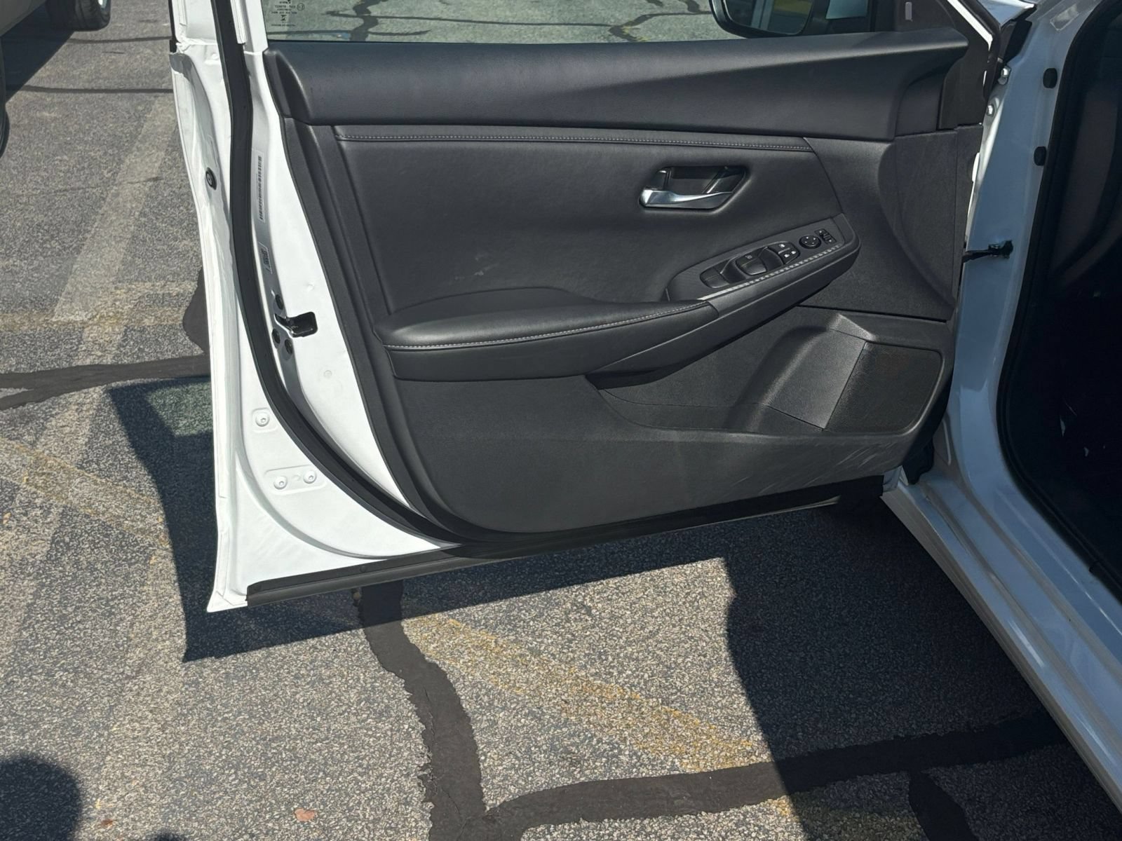 Used 2025 Nissan Sentra SV FWD image 18