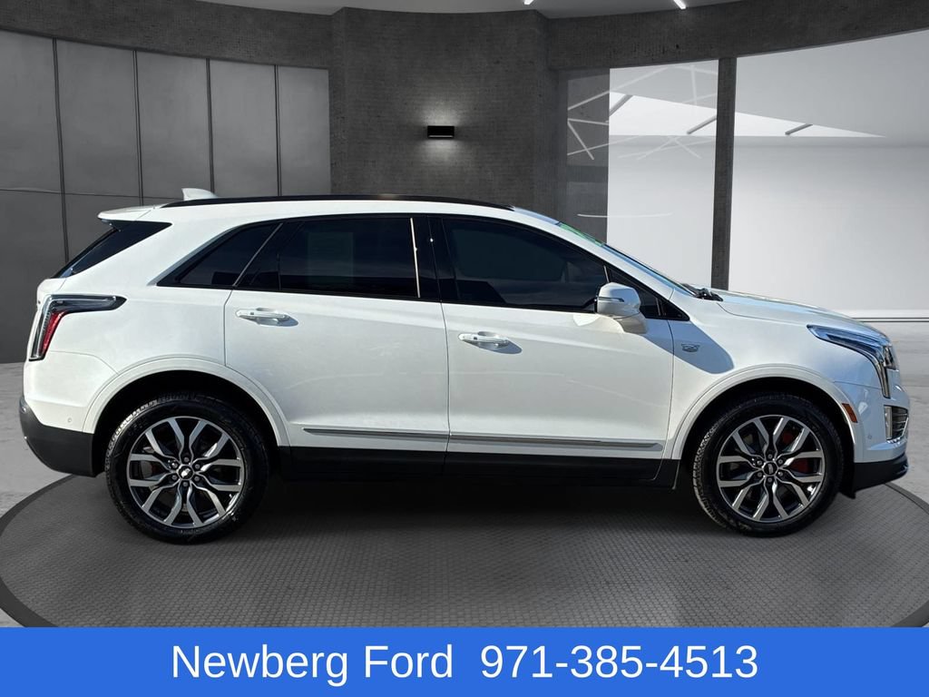 Used 2024 Cadillac XT5 Sportv w/ Platinum Package AWD/4WD image 4