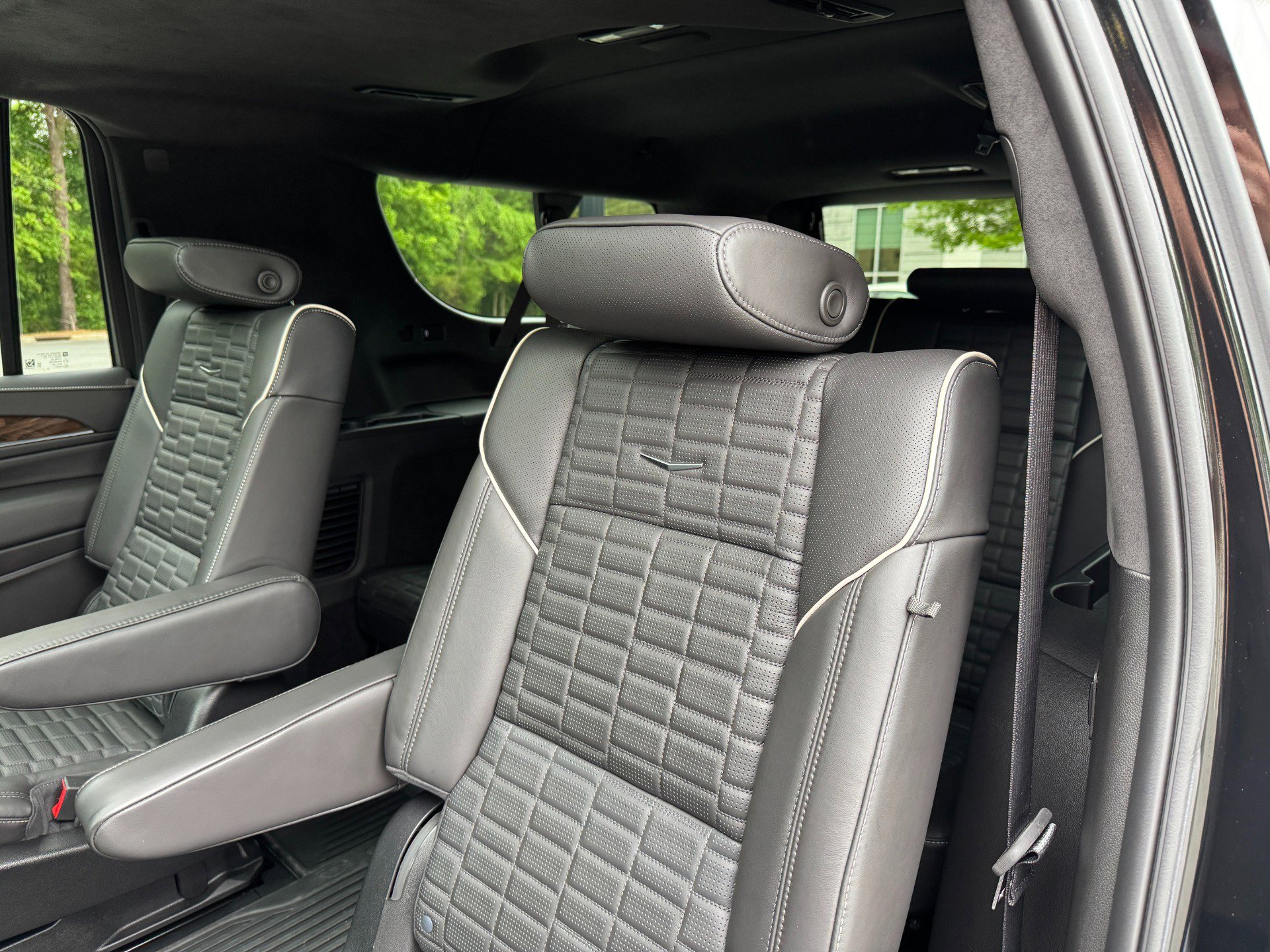 Used 2024 Cadillac Escalade ESV Sport Platinum w/ LPO, ONYX Package image 48