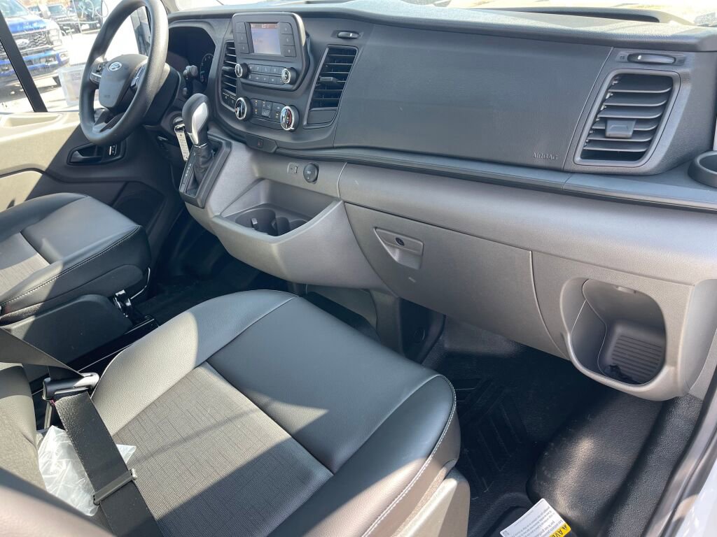 New 2025 Ford Transit 250 148 Medium Roof image 17