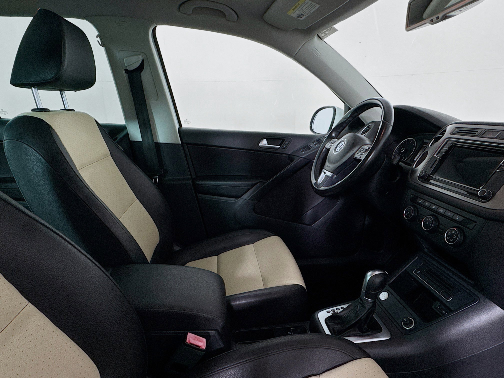 Used 2017 Volkswagen Tiguan Wolfsburg Edition image 28