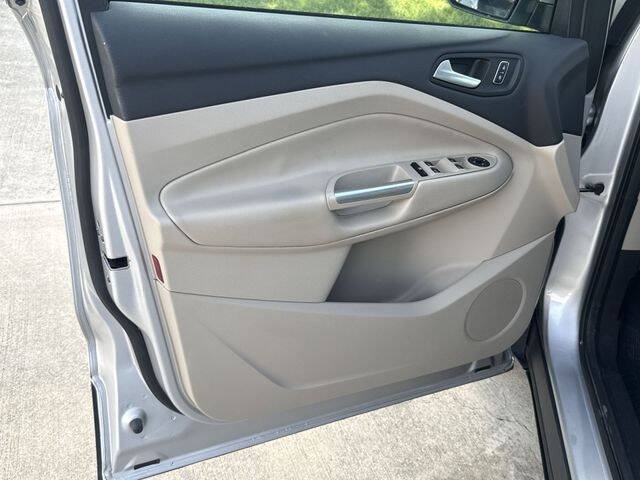Used 2016 Ford Escape SE FWD image 23