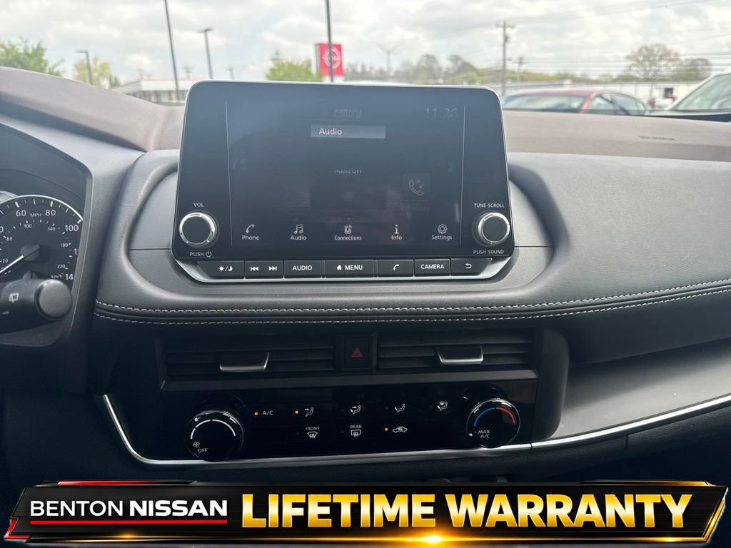 Used 2023 Nissan Rogue S image 17