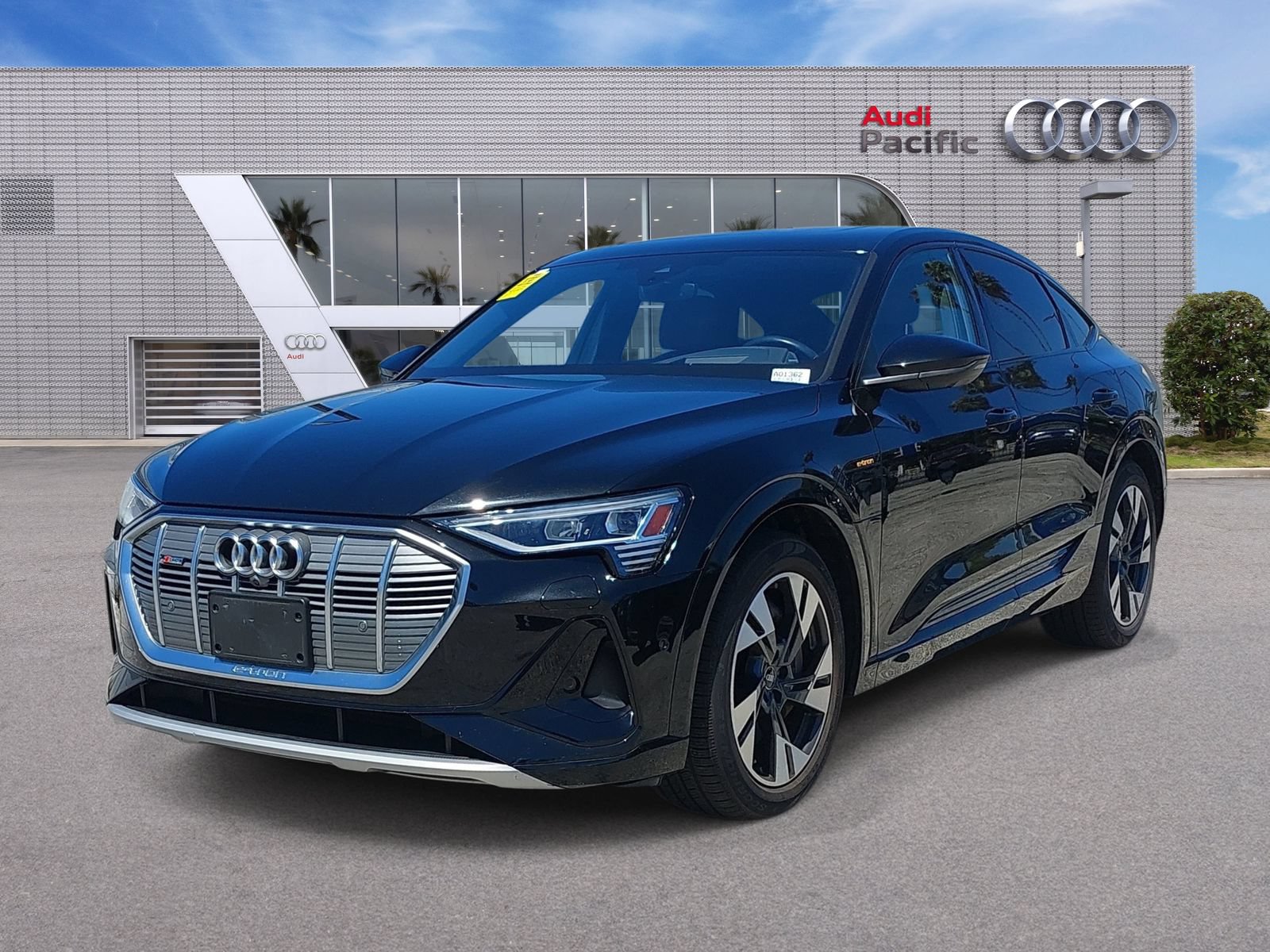 Used 2022 Audi e-tron Prestige w/ Prestige Package AWD/4WD image 1