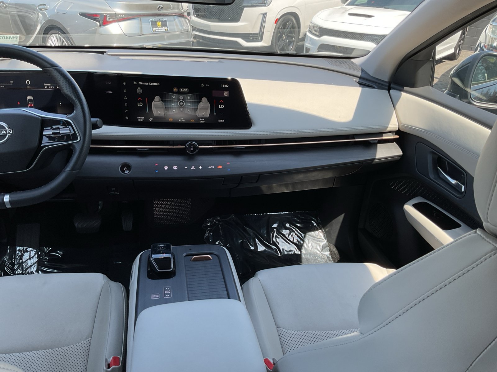 Used 2023 Nissan Ariya FWD image 16
