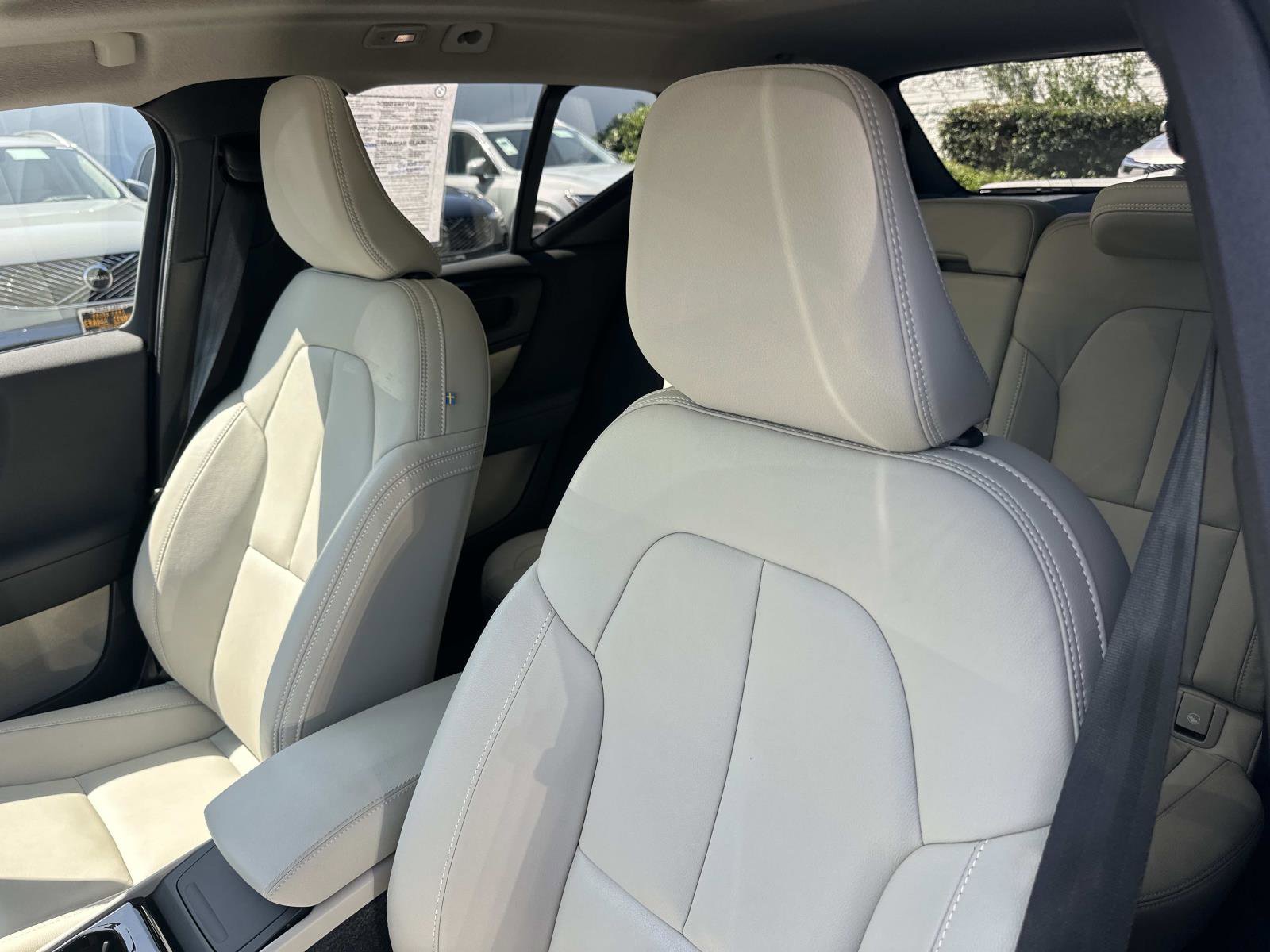 Certified 2026 Volvo XC40 B5 Plus w/ Protection Package Premier AWD/4WD image 19