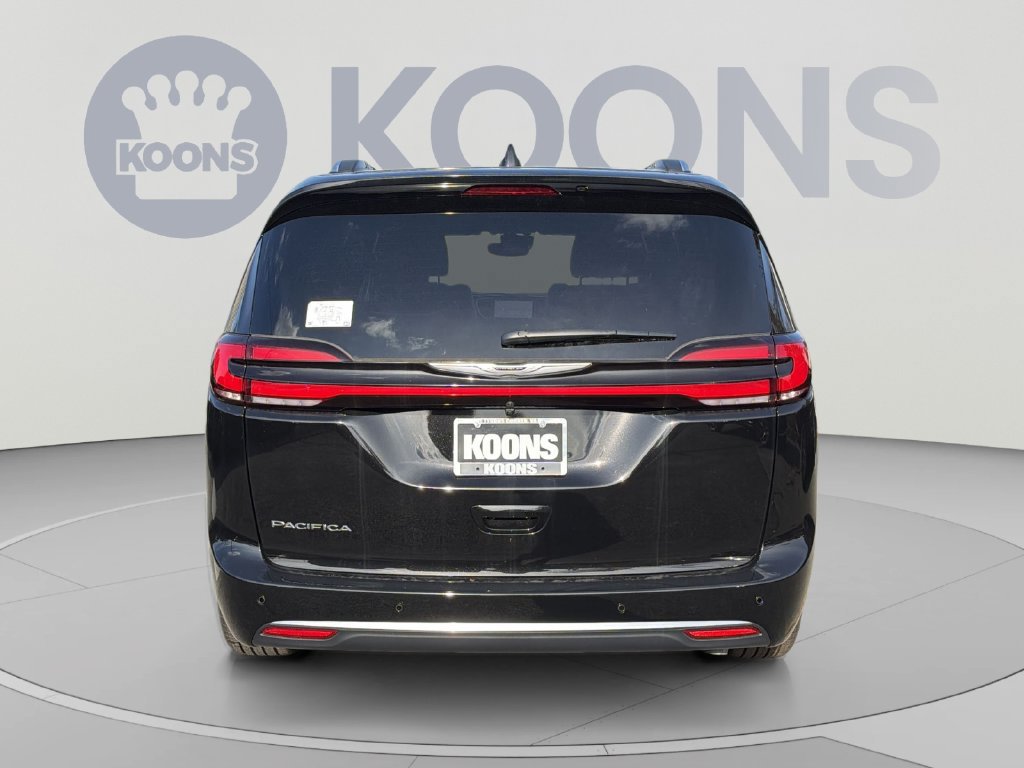 Used 2026 Chrysler Pacifica Pinnacle FWD image 5