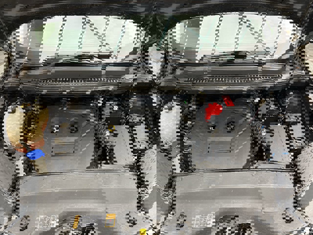 Used 2018 Ford Edge SE image 23