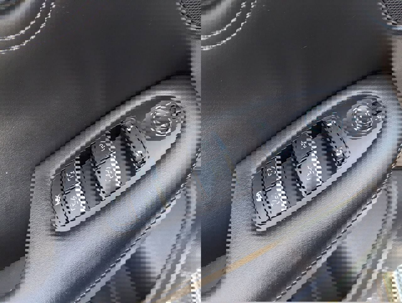 Certified 2022 INFINITI QX55 Luxe w/ Accent Package image 21