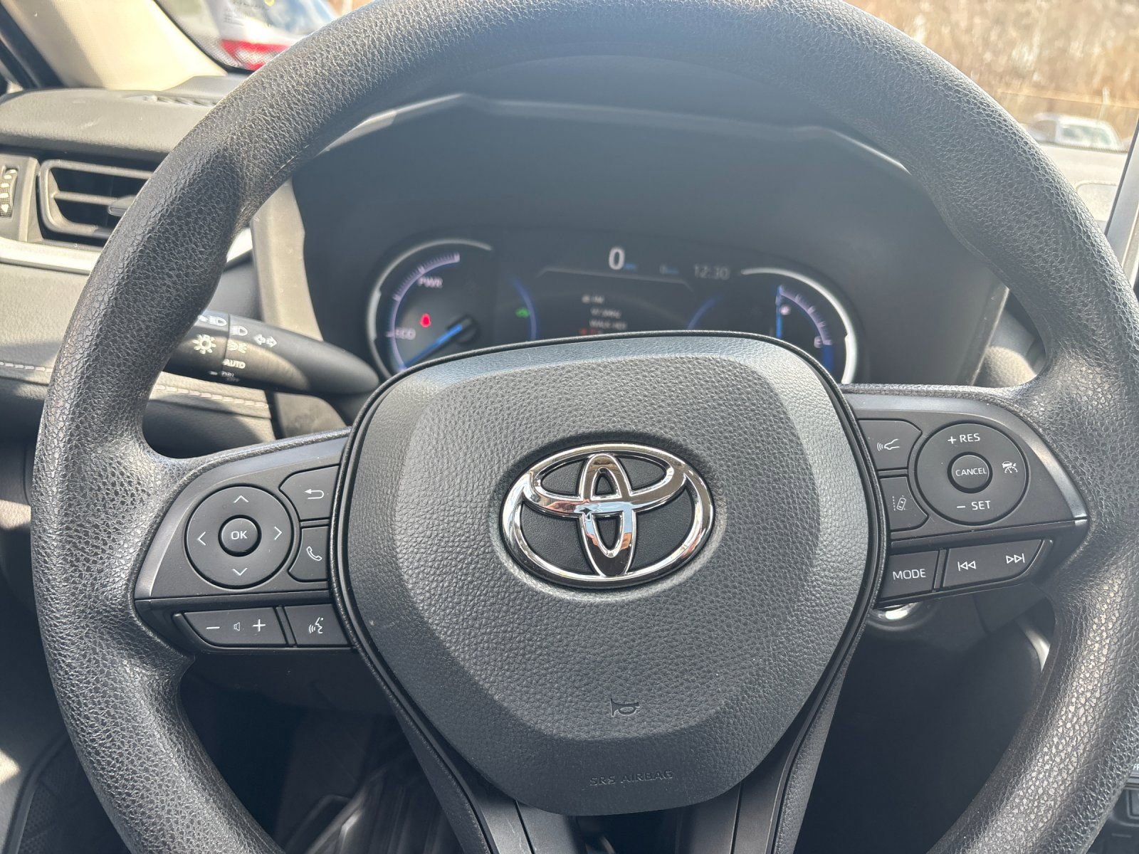Used 2025 Toyota RAV4 XLE AWD/4WD image 25