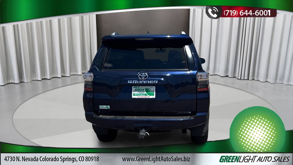 Used 2017 Toyota 4Runner SR5 AWD/4WD image 4