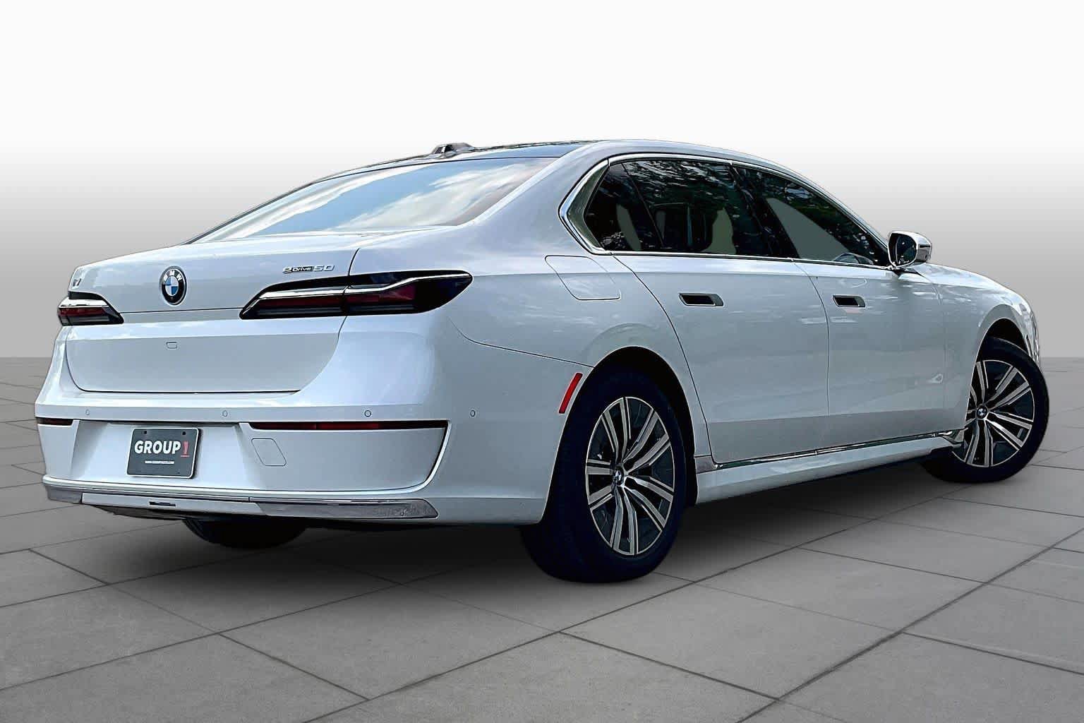 Used 2024 BMW i7 eDrive50 RWD image 12