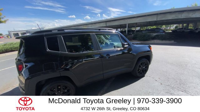 Used 2023 Jeep Renegade Altitude AWD/4WD image 9