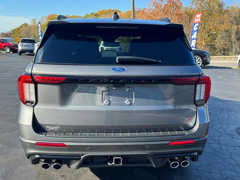 Used 2025 Ford Explorer ST w/ Sun And Sound Package image 5