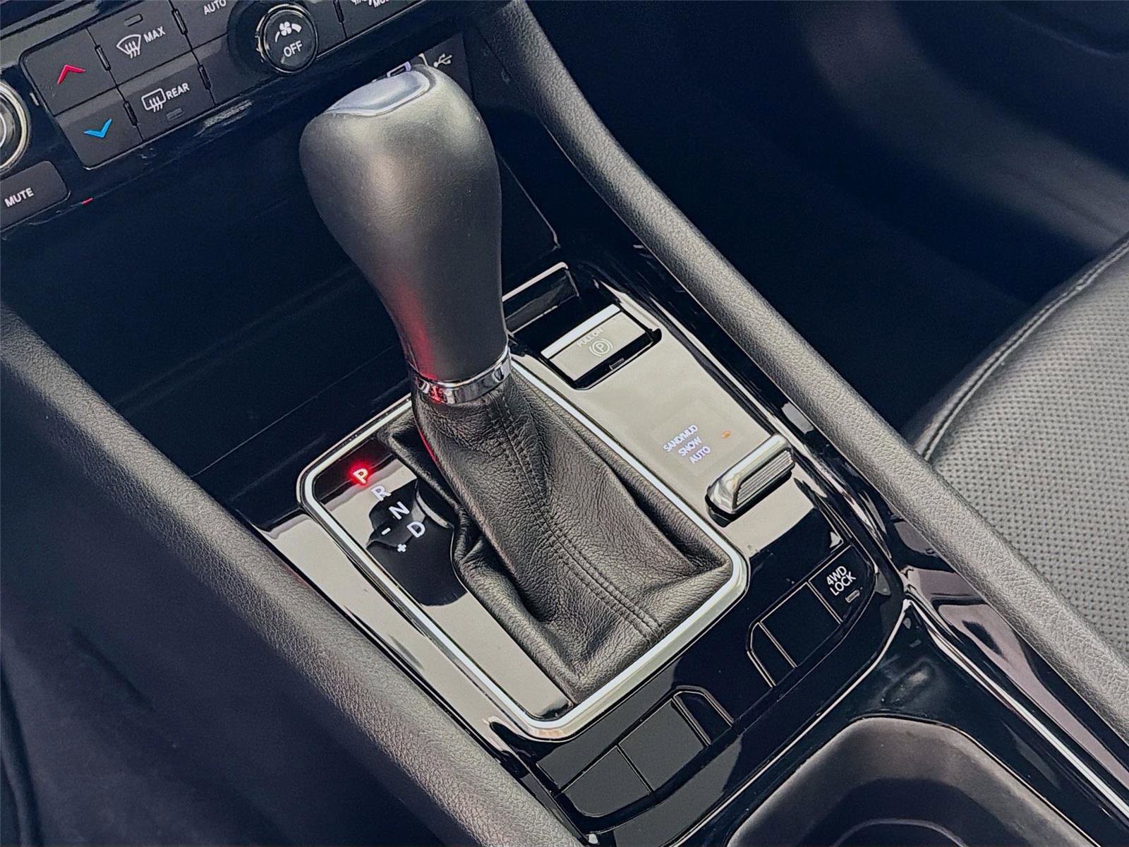 Used 2025 Jeep Compass Limited w/ Elite Group image 19