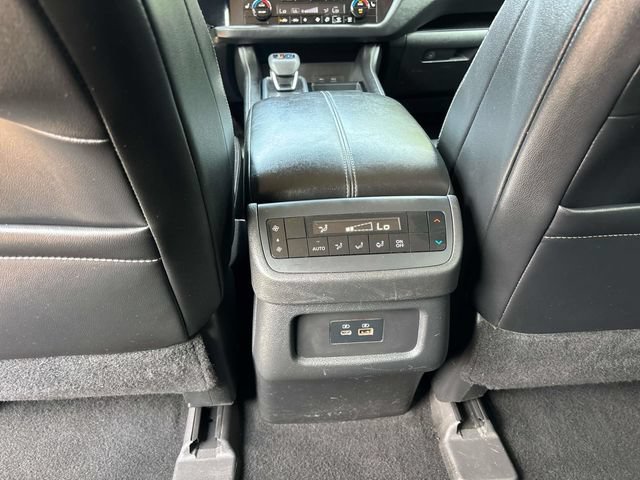 Used 2022 Nissan Pathfinder SL w/ SL Black Package AWD/4WD image 17