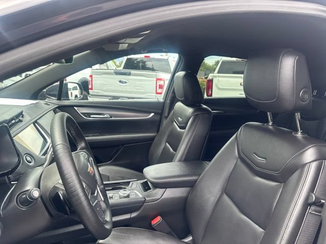 Used 2024 Cadillac XT5 Luxury AWD/4WD image 12