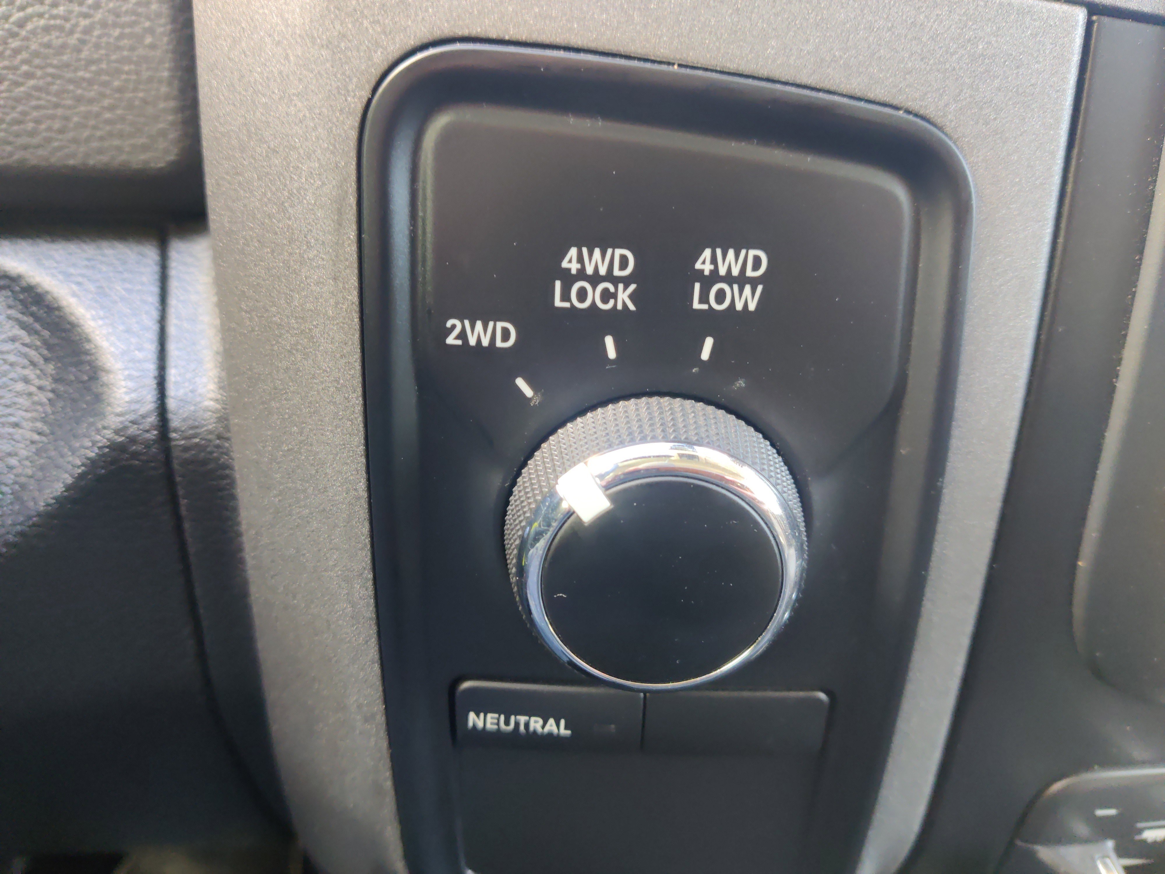 Used 2018 RAM 2500 Tradesman w/ Chrome Appearance Group image 35