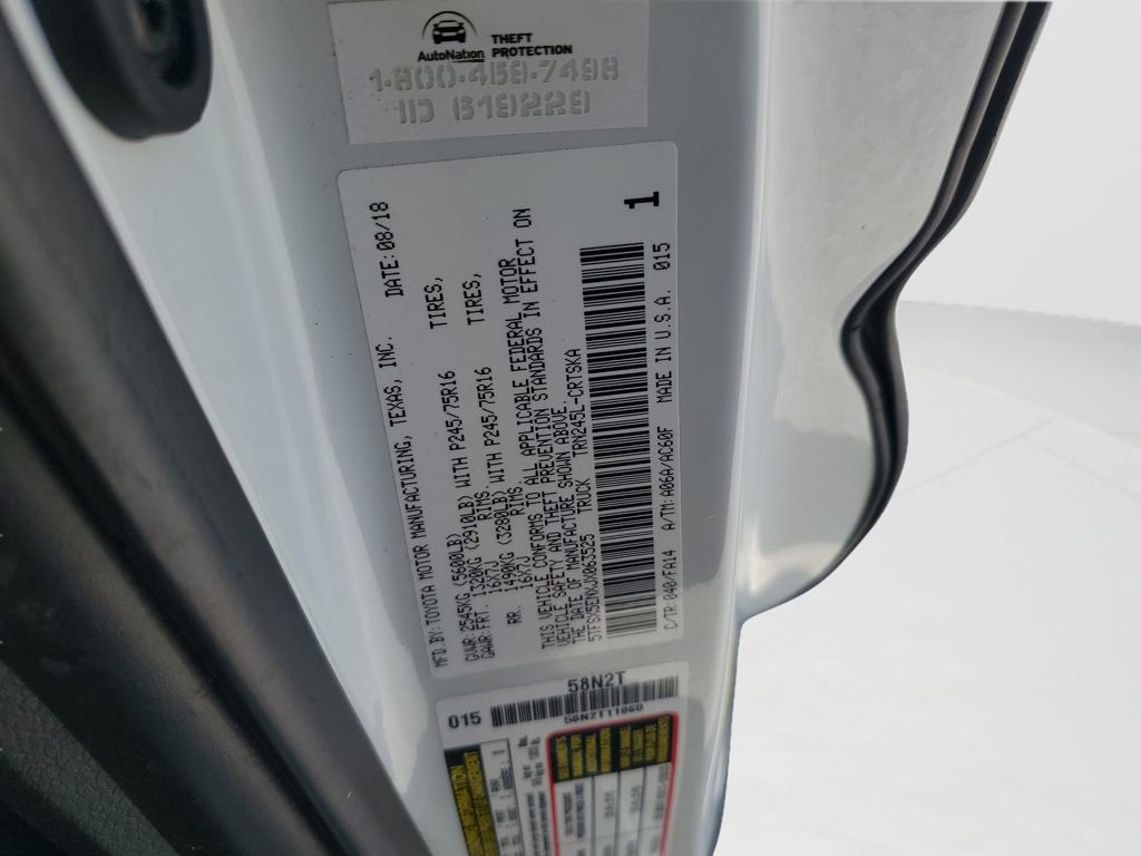 Used 2018 Toyota Tacoma SR image 23