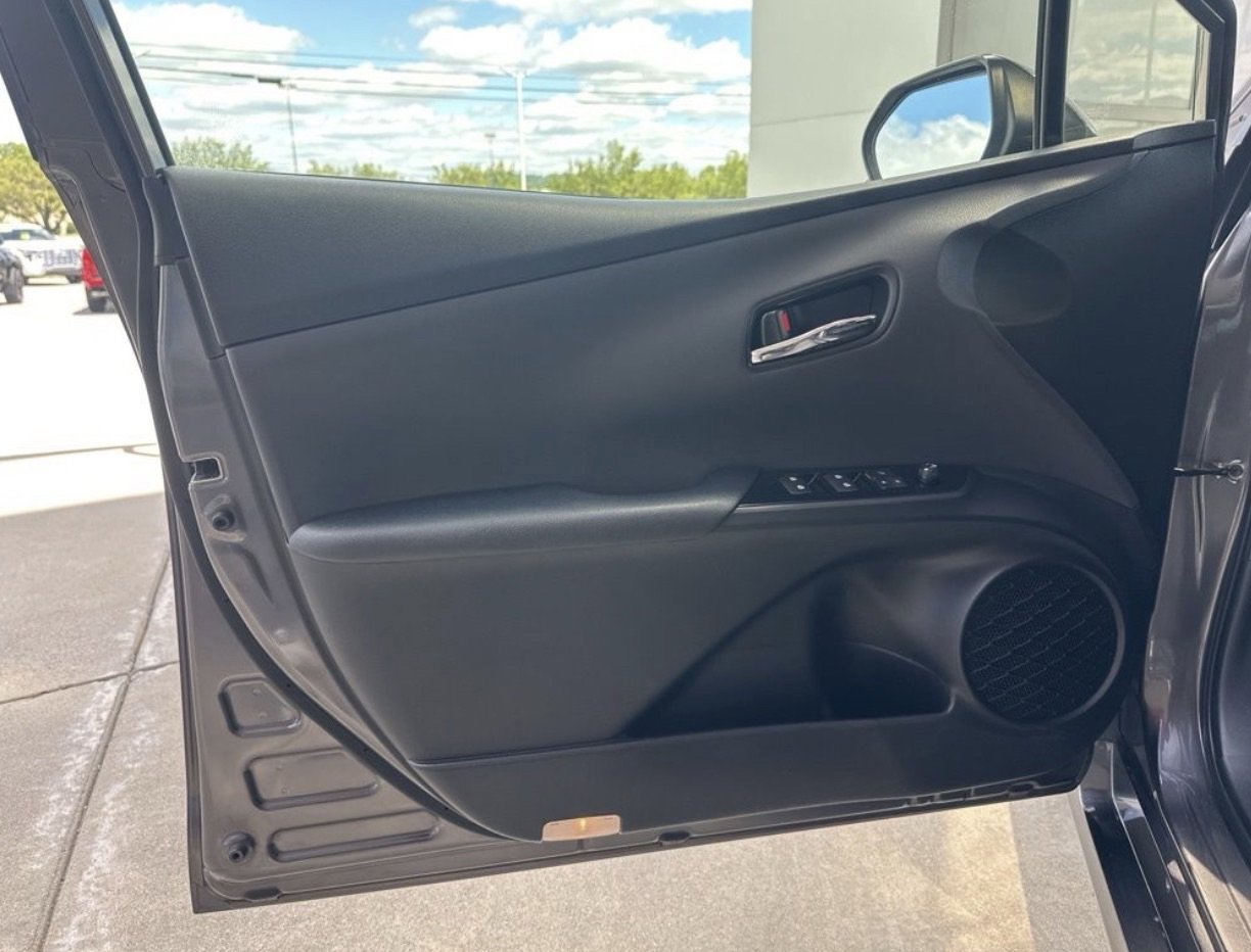 Used 2016 Toyota Prius Two FWD image 7