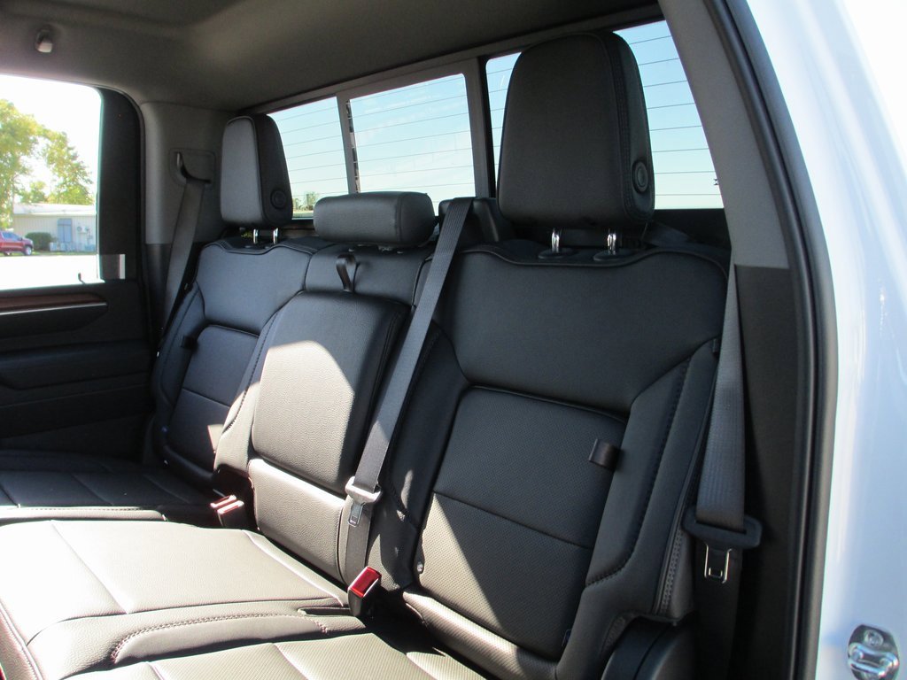 New 2026 GMC Sierra 3500 Denali w/ Denali Reserve Package image 13