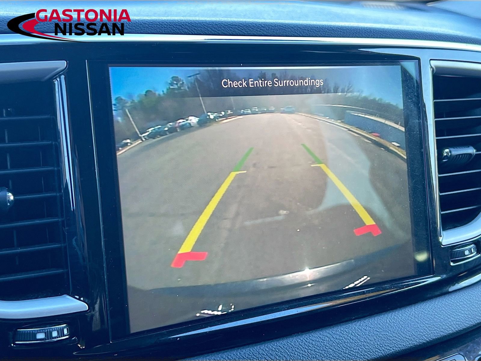 Used 2023 Chrysler Pacifica Touring-L image 17