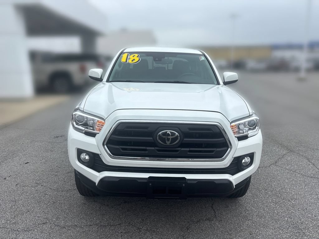 Used 2018 Toyota Tacoma SR5 AWD/4WD image 12