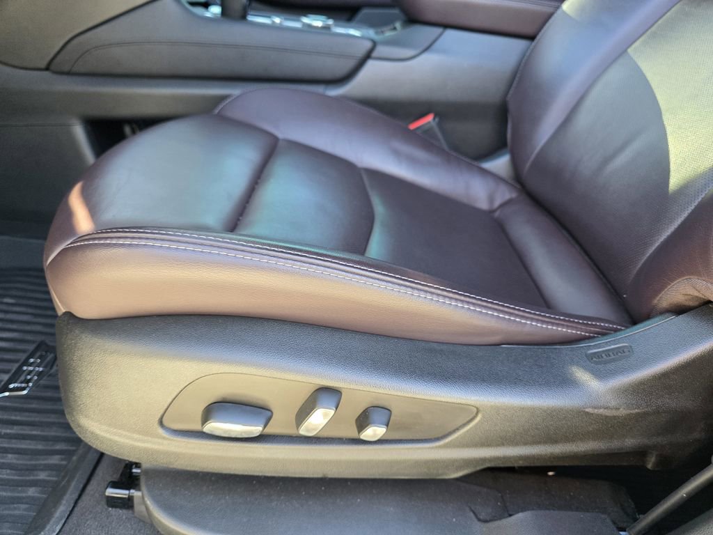 Used 2023 Cadillac XT6 Premium Luxury w/ LPO, Floor Liner Package image 14