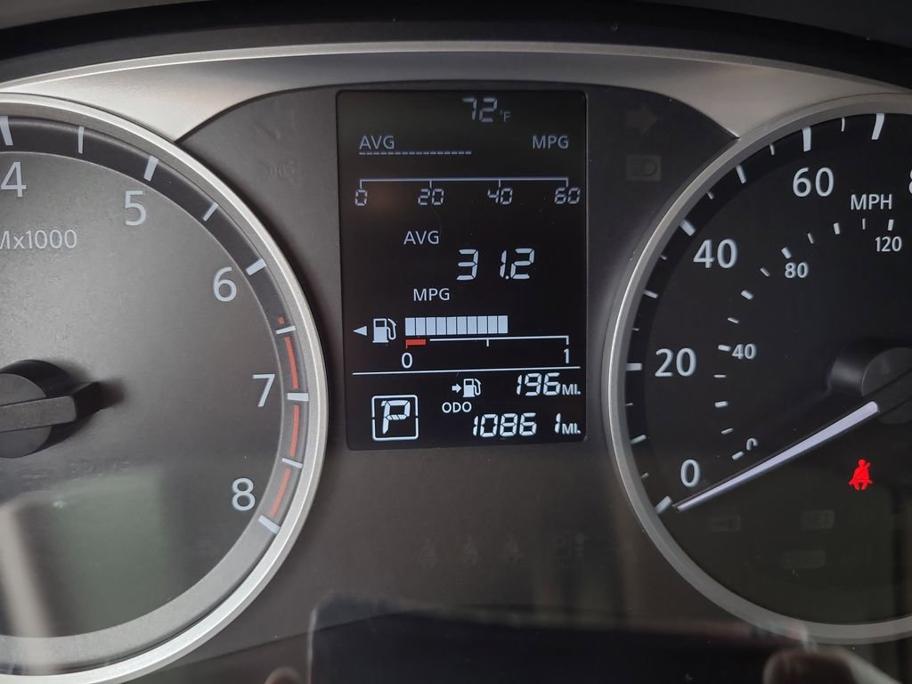 Certified 2025 Nissan Kicks Play S image 28