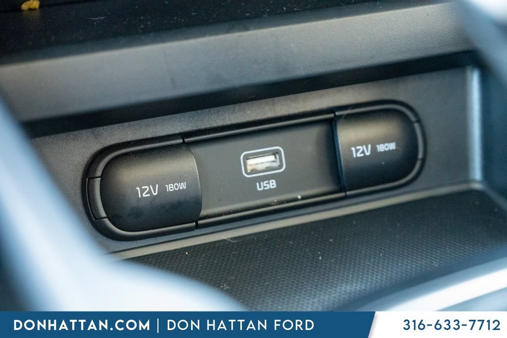 Used 2025 Kia Soul LX FWD image 13