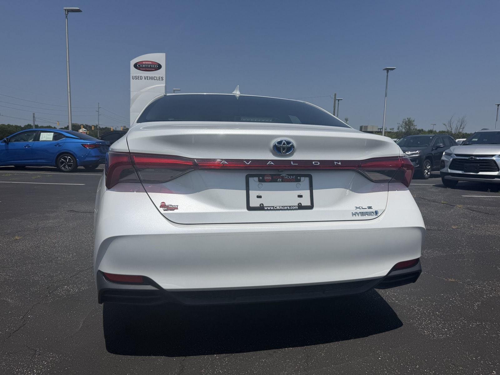 Used 2020 Toyota Avalon XLE w/ Moonroof Package FWD image 6