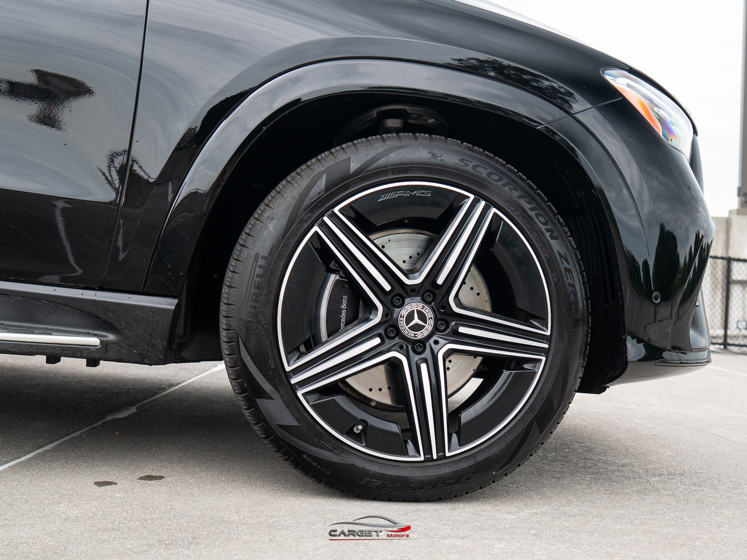 Used 2026 Mercedes-Benz GLE 350 4MATIC w/ AMG Line Exterior image 9
