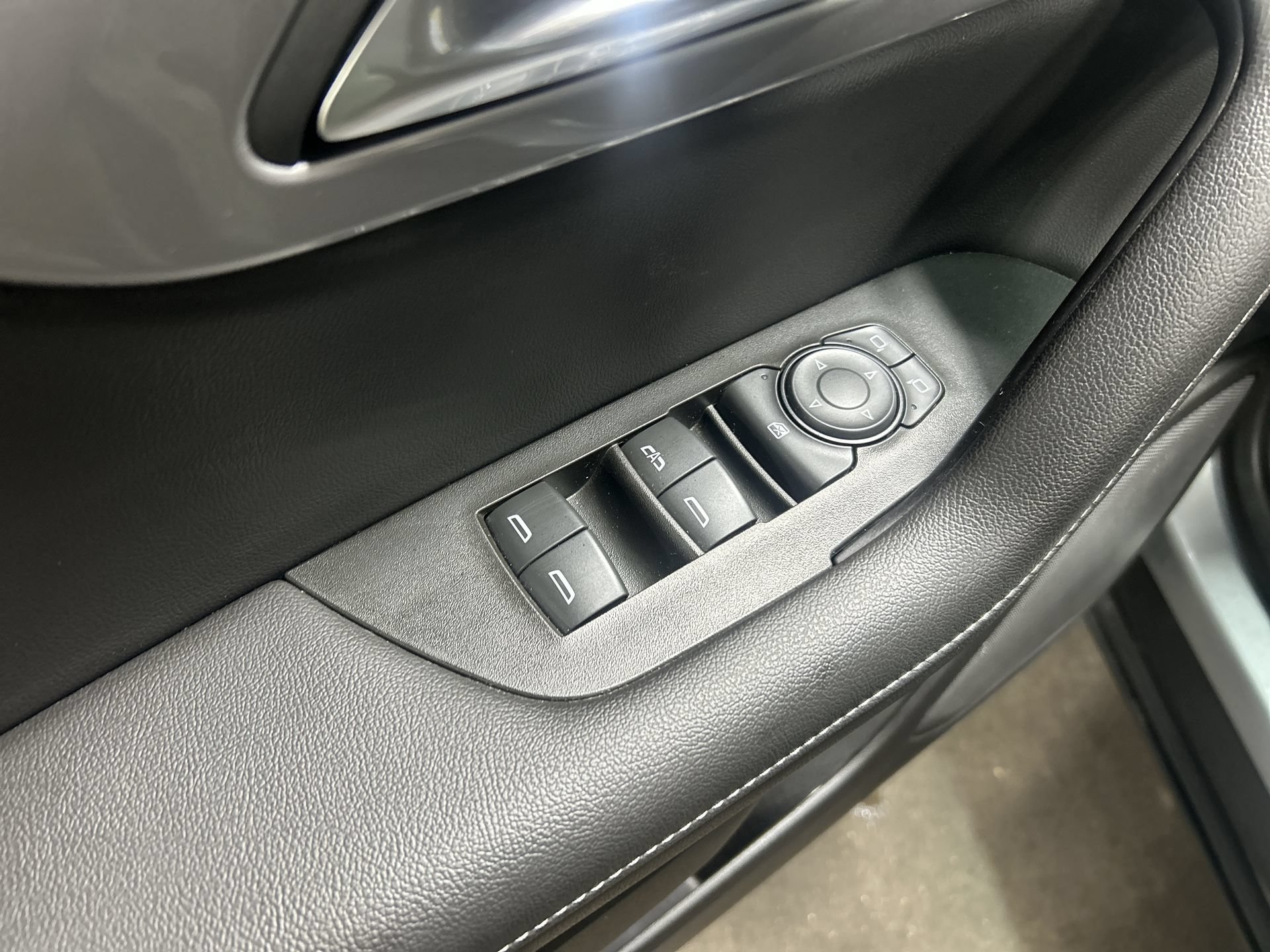 Certified 2024 Chevrolet Blazer LT w/ LPO, Floor Liner Package AWD/4WD image 24