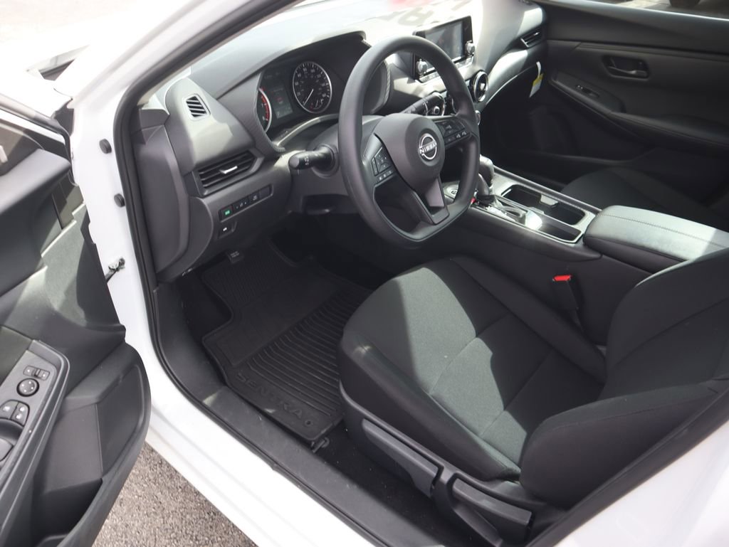 Used 2025 Nissan Sentra S image 13