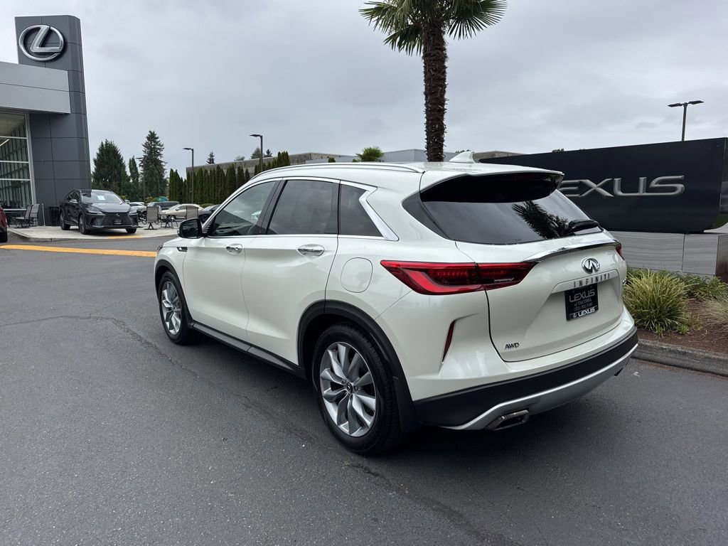 Used 2019 INFINITI QX50 Luxe w/ Navigation Package AWD/4WD image 3