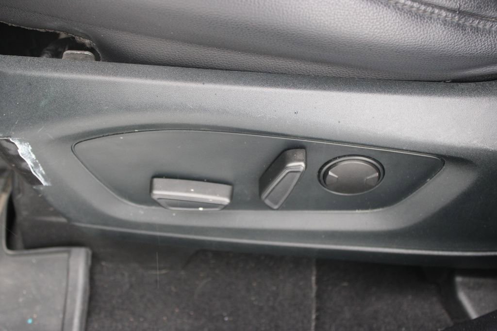 Used 2021 Ford Explorer Limited w/ Equipment Group 301A image 18