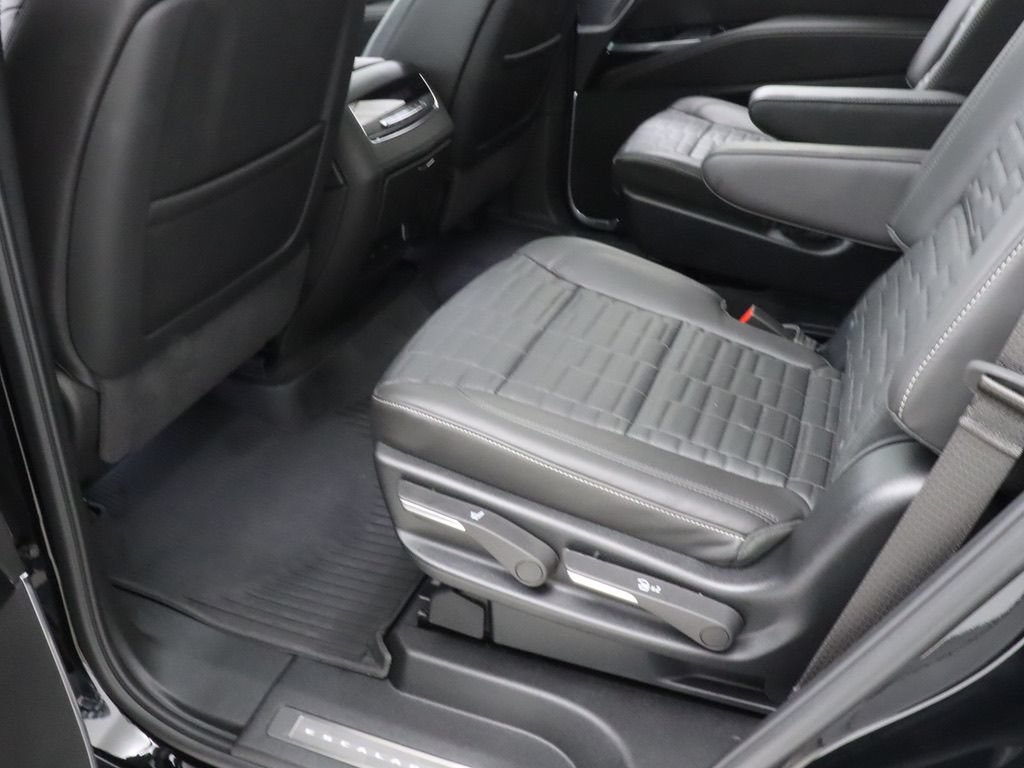 Used 2026 Cadillac Escalade Platinum Sport w/ LPO, ONYX Package AWD/4WD image 33