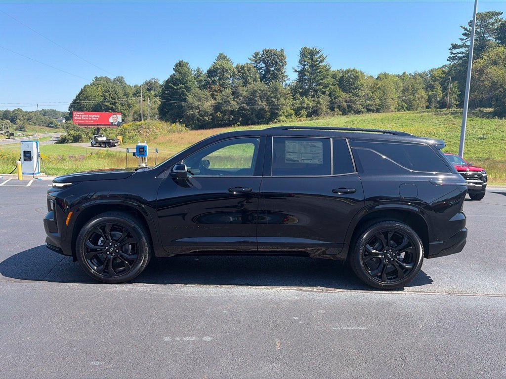 New 2027 Chevrolet Traverse RS w/ LPO, Floor Liner Package AWD/4WD image 5