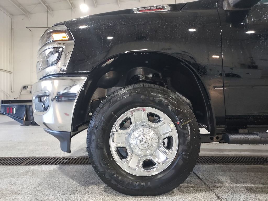 New 2026 RAM 2500 Tradesman AWD/4WD image 17