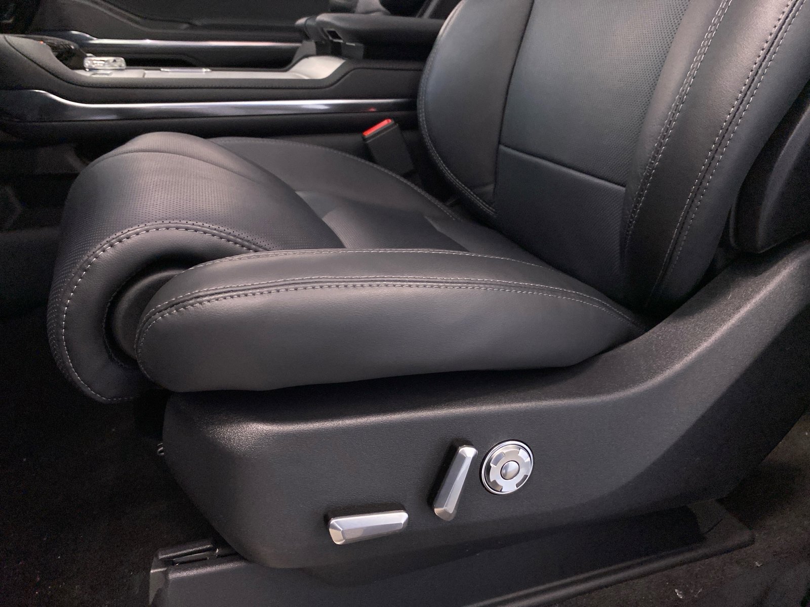New 2026 Lincoln Navigator Reserve image 21
