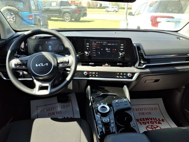 Used 2024 Kia Sportage LX AWD/4WD image 10