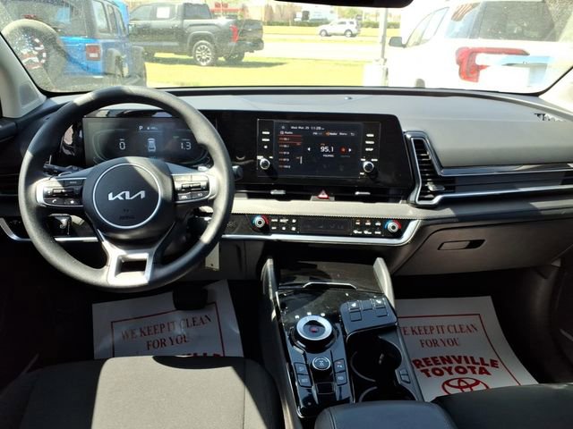 Used 2024 Kia Sportage LX AWD/4WD image 10
