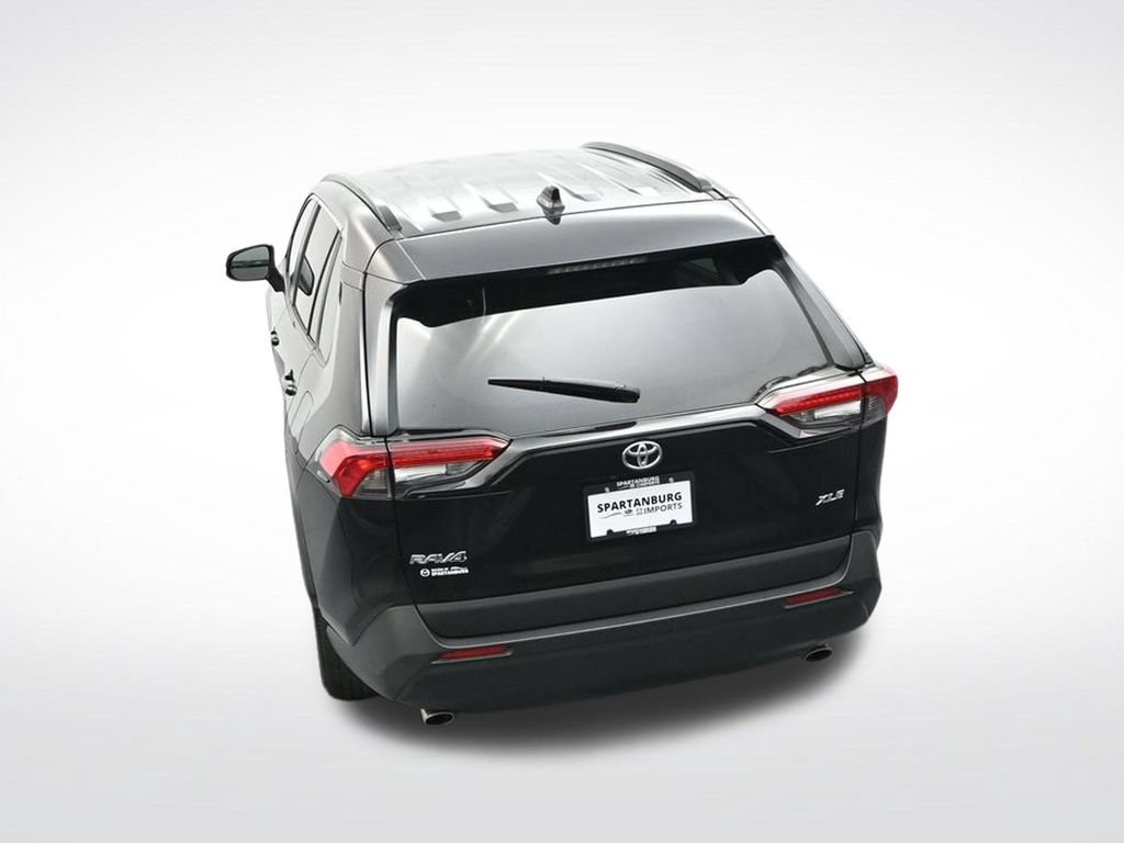 Used 2025 Toyota RAV4 XLE FWD image 28