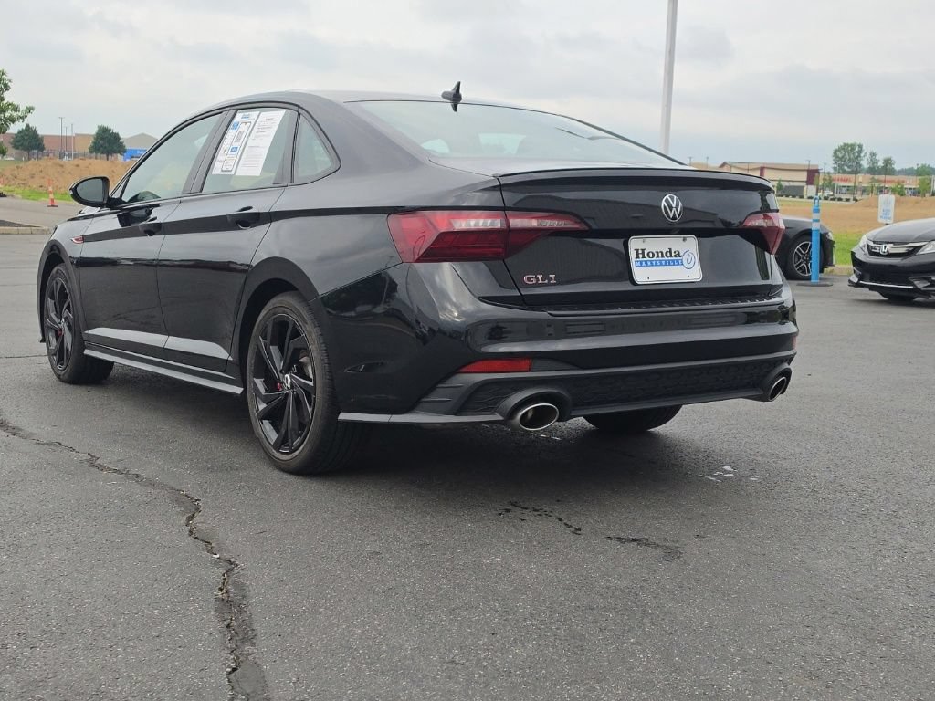 Used 2024 Volkswagen Jetta GLI Autobahn FWD image 5
