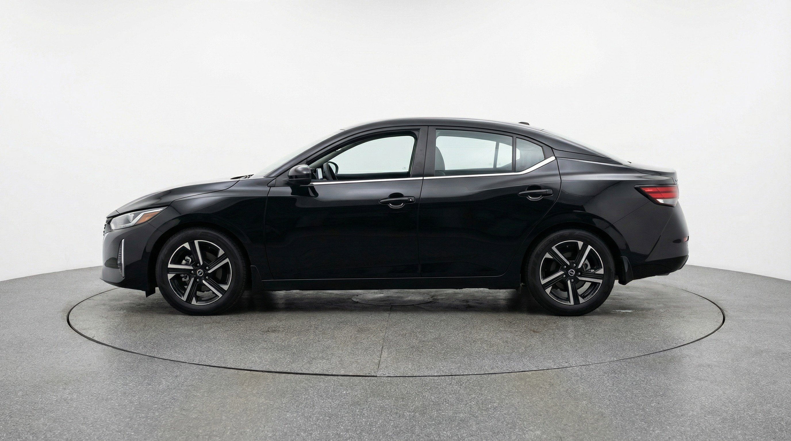 Used 2025 Nissan Sentra SV FWD image 5