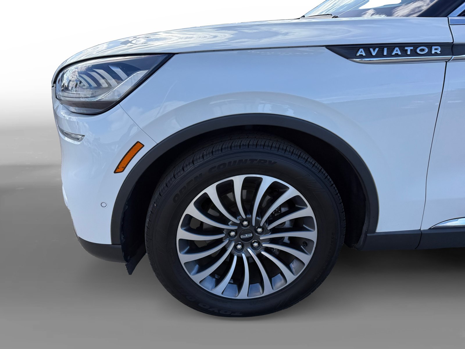 Used 2022 Lincoln Aviator Reserve w/ Elements Package Plus RWD image 9