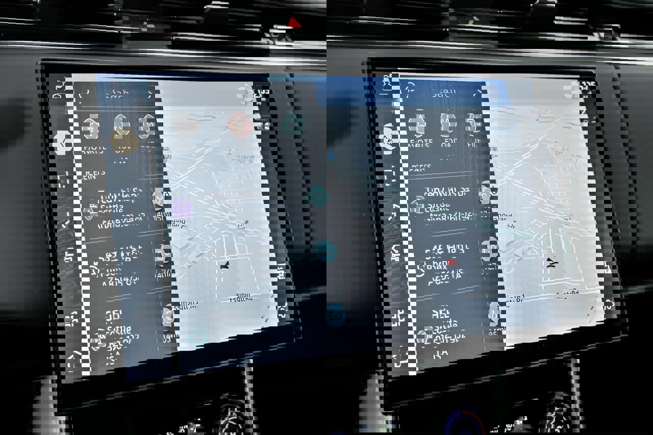 Used 2023 Land Rover Range Rover SV image 35