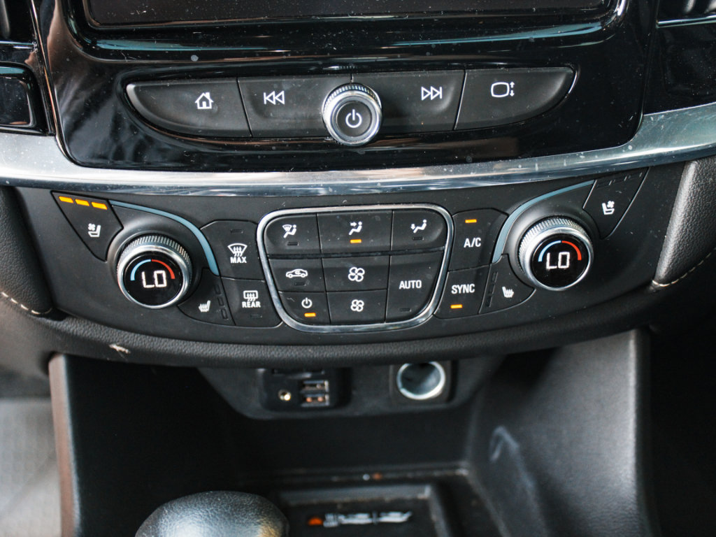 Used 2022 Chevrolet Traverse Premier w/ Redline Edition AWD/4WD image 19