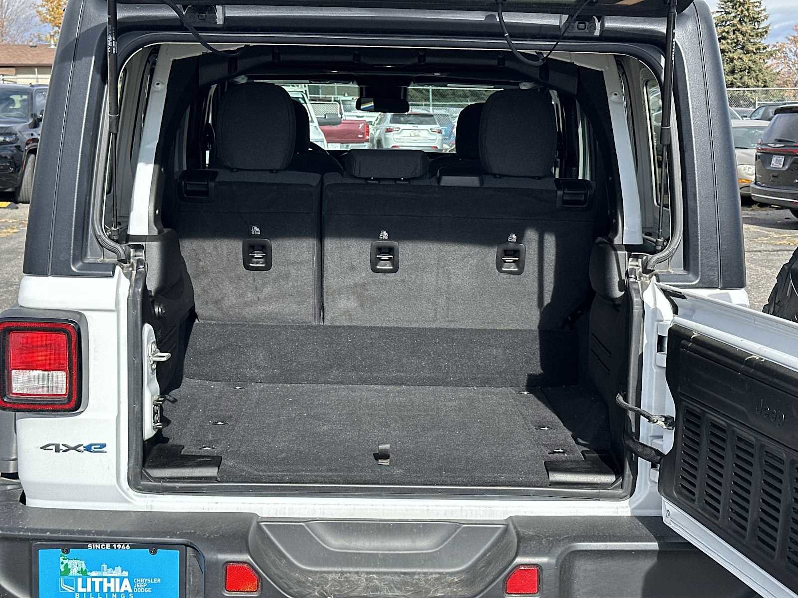 Used 2024 Jeep Wrangler Willys image 18